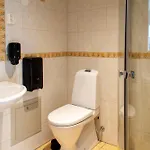 Fast Hotel