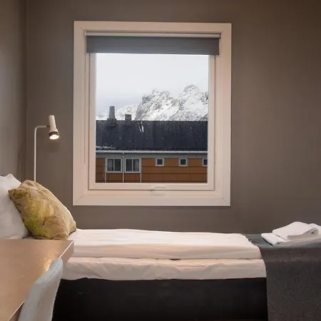 Fast 3* Svolvær