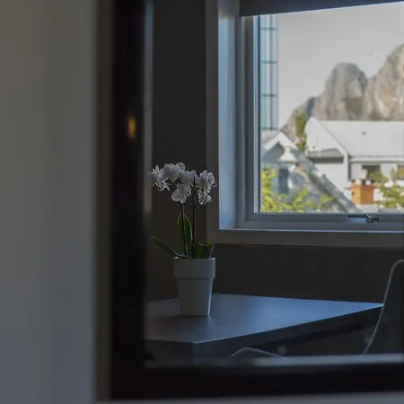 Fast 3* Svolvær