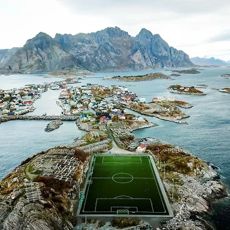 Fast 3* Svolvær